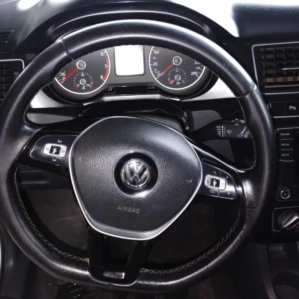 Volkswagen Suran Highline 1.6 2017 usado en Villa María, Córdoba Foto 9