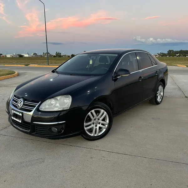 Foto de Volkswagen Vento 1.9 TDI Advance DSG 2010