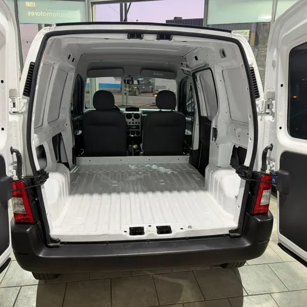 Citroën Berlingo Business 1.4 Furgon 2024 usado en Villa María, Córdoba Foto 5