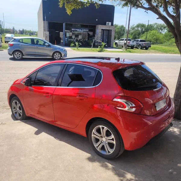 Peugeot 208 Feline Pack Cuir 1.6 2016 usado en Villa María, Córdoba Foto 1