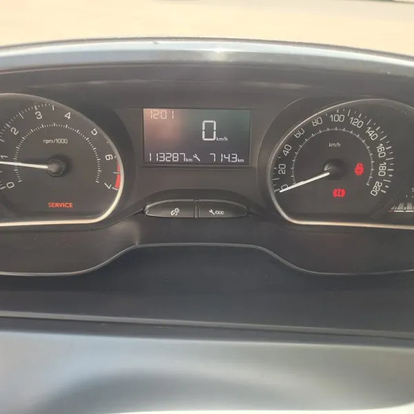 Peugeot 208 Feline Pack Cuir 1.6 2016 usado en Villa María, Córdoba Foto 5