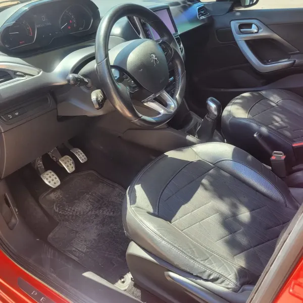 Peugeot 208 Feline Pack Cuir 1.6 2016 usado en Villa María, Córdoba Foto 8