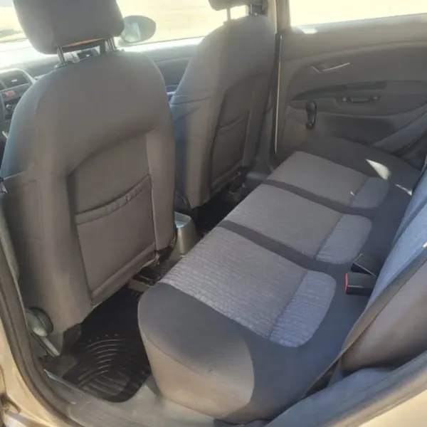 Fiat Punto Attractive 1.4 2011 usado en Villa María, Córdoba Foto 2