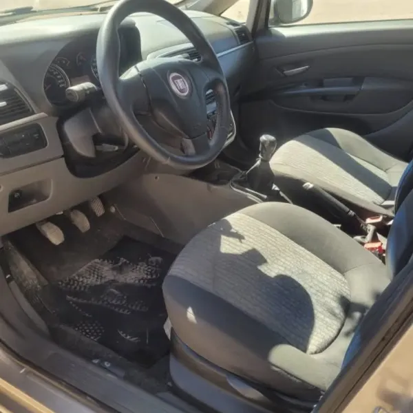 Fiat Punto Attractive 1.4 2011 usado en Villa María, Córdoba Foto 3
