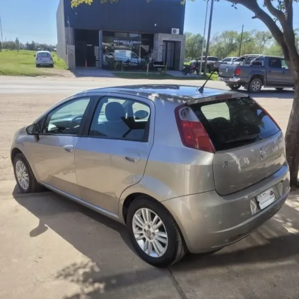 Fiat Punto Attractive 1.4 2011 usado en Villa María, Córdoba Foto 1