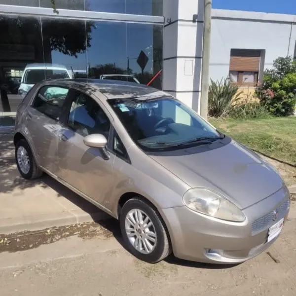 Fiat Punto Attractive 1.4 2011 usado en Villa María, Córdoba Foto 5