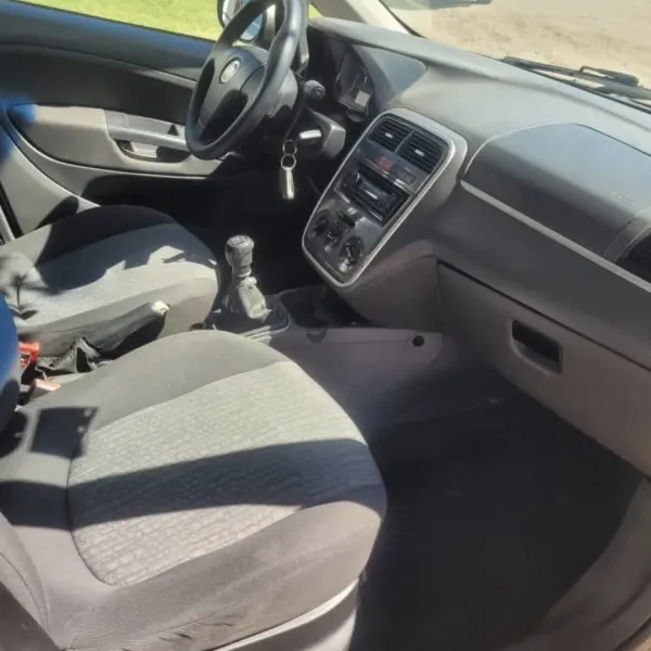 Fiat Punto Attractive 1.4 2011 usado en Villa María, Córdoba Foto 7