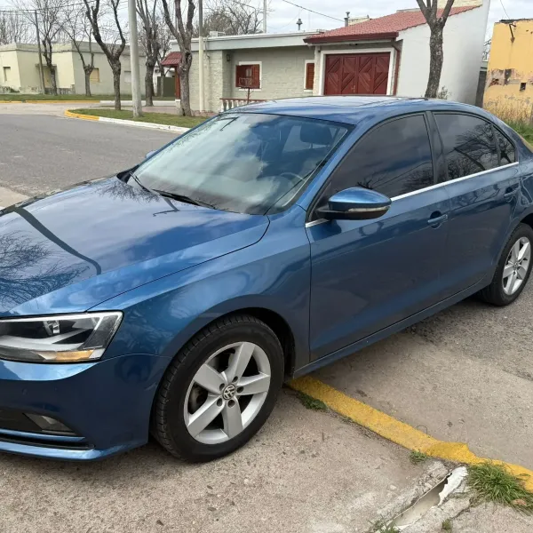 Foto de Volkswagen Vento 2.5 Luxury AT 2015