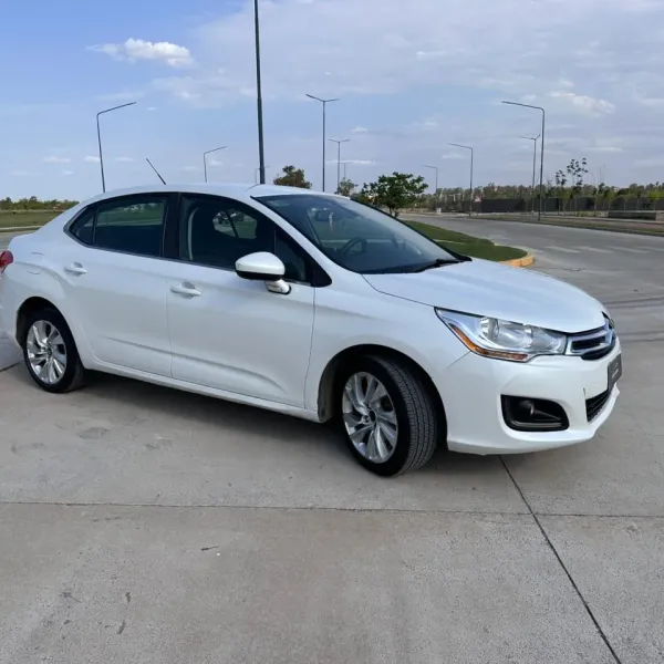 Foto de Citroën C4 Lounge 1.6 HDI Tendance 2016