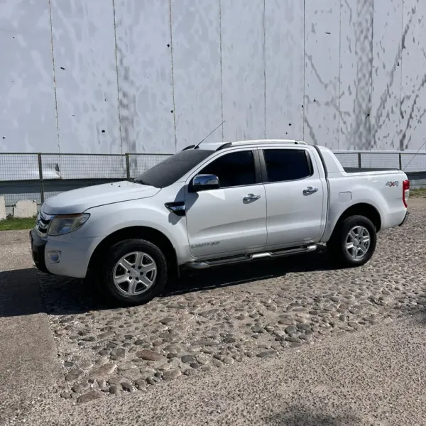 Ford Ranger 3.2 Limited 4x4  XLT AT 2014 usado en Villa María, Córdoba Foto 3