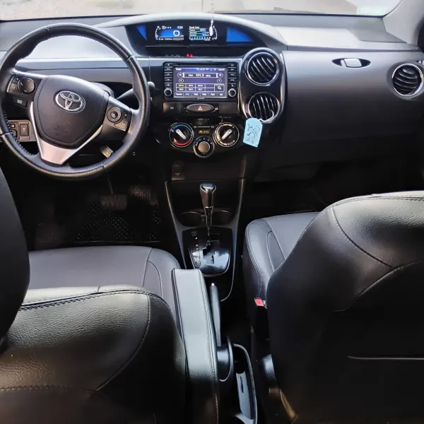 Toyota Etios Platinum AT 2018 usado en Villa María, Córdoba Foto 8