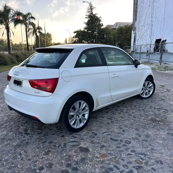 Audi A1 1.4 Ambition 2013 usado en Villa María, Córdoba Foto 2
