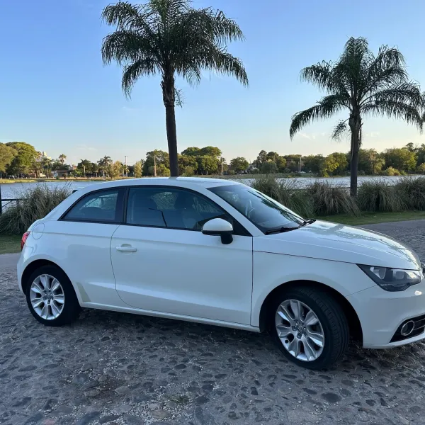 Audi A1 1.4 Ambition 2013 usado en Villa María, Córdoba Foto 5