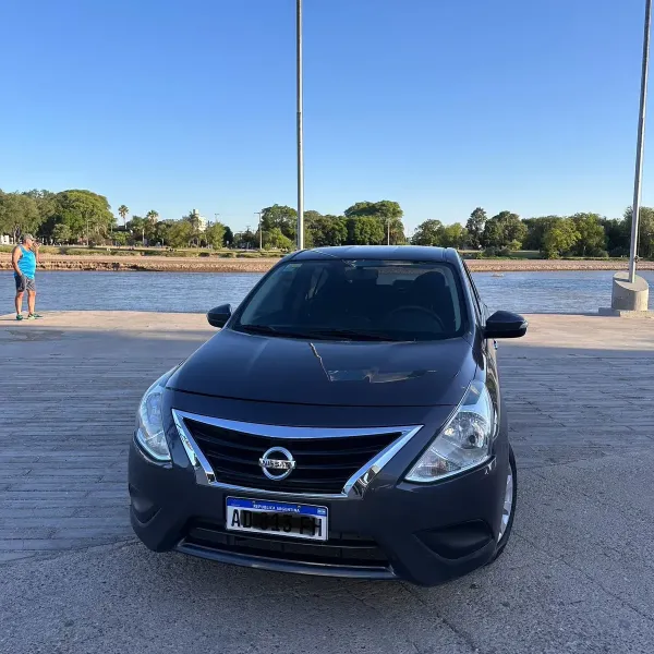 Nissan Versa Pure Drive AT 2019 usado en Villa María, Córdoba Foto 2