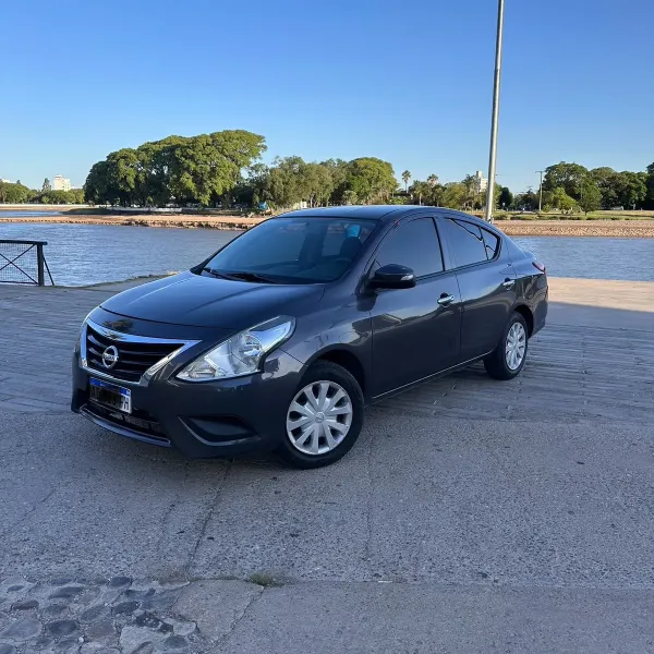 Foto de Nissan Versa Pure Drive AT 2019