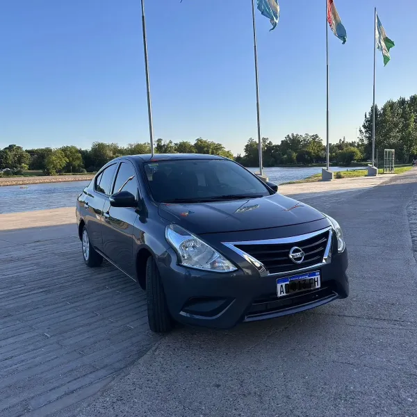 Nissan Versa Pure Drive AT 2019 usado en Villa María, Córdoba Foto 3