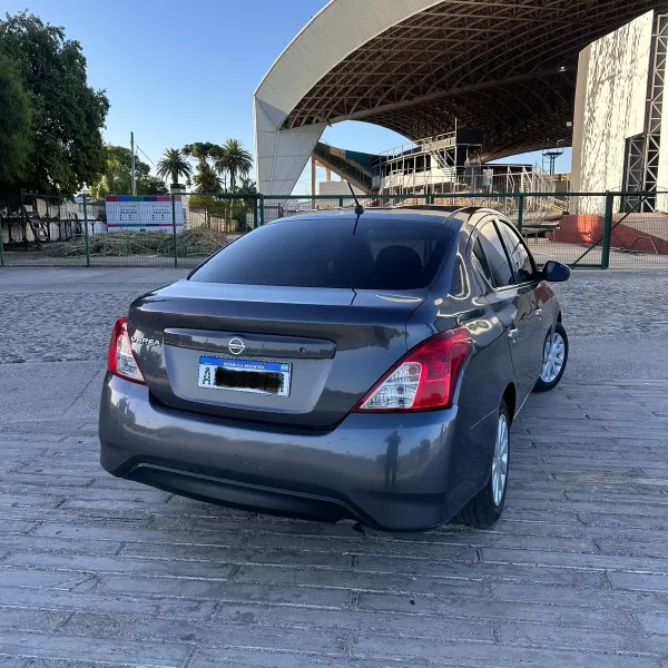Nissan Versa Pure Drive AT 2019 usado en Villa María, Córdoba Foto 5
