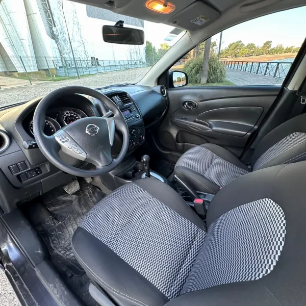 Nissan Versa Pure Drive AT 2019 usado en Villa María, Córdoba Foto 7