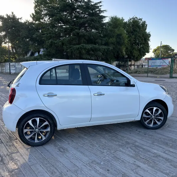 Foto de Nissan March 1.6 Advance Pure Drive 2018