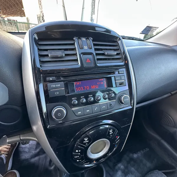 Nissan March 1.6 Advance Pure Drive 2018 usado en Villa María, Córdoba Foto 8