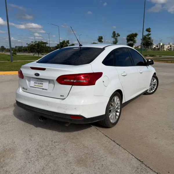 Ford Focus 2.0 4P Titanium 2016 usado en Villa María, Córdoba Foto 2
