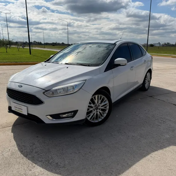 Ford Focus 2.0 4P Titanium 2016 usado en Villa María, Córdoba Foto 3