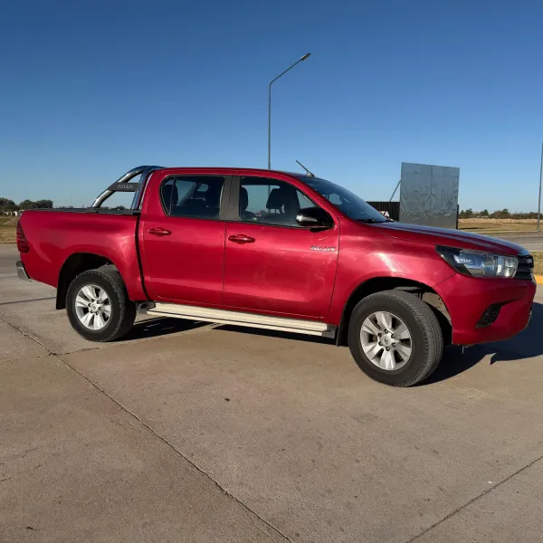 Foto de Toyota Hilux SR 2.4 2017