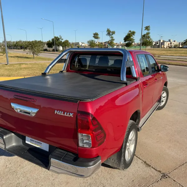 Toyota Hilux SR 2.4 2017 usado en Villa María, Córdoba Foto 4