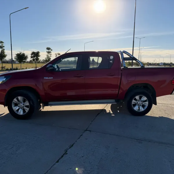 Toyota Hilux SR 2.4 2017 usado en Villa María, Córdoba Foto 6