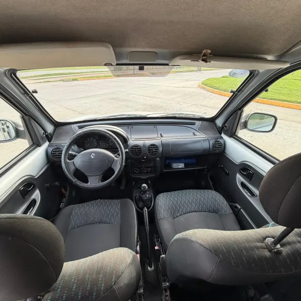 Renault Kangoo 1.6 Confort 5 asientos 2016 usado en Villa María, Córdoba Foto 5