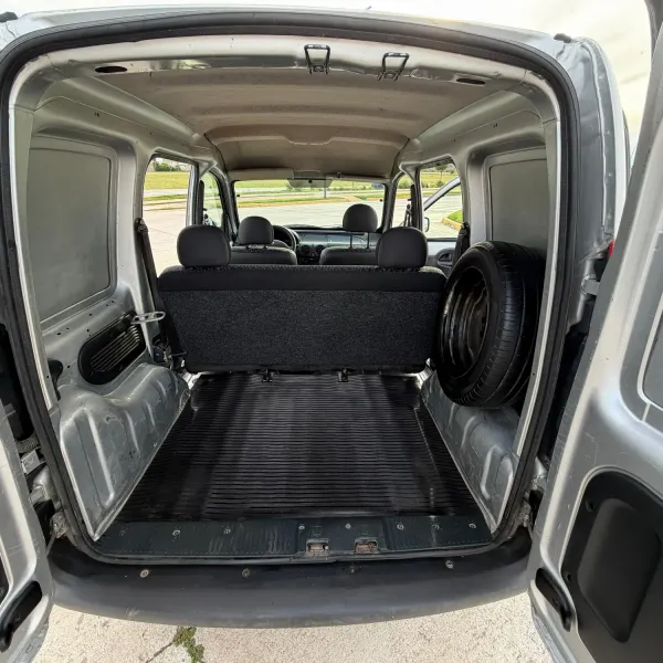 Renault Kangoo 1.6 Confort 5 asientos 2016 usado en Villa María, Córdoba Foto 9