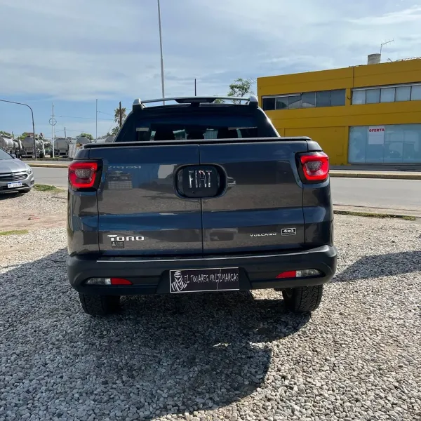 Fiat Toro Volcano 4x4 AT 2025 usado en Villa Nueva, Córdoba Foto 3