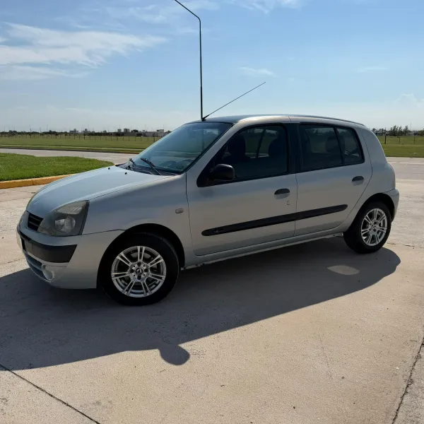 Foto de Renault Clio 1.6 Expression 2006