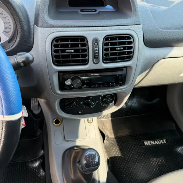 Renault Clio 1.6 Expression 2006 usado en Villa María, Córdoba Foto 5