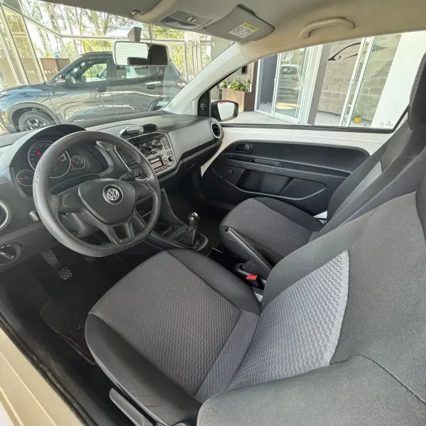 Volkswagen Up Move 1.0 2017 usado en Villa María, Córdoba Foto 5