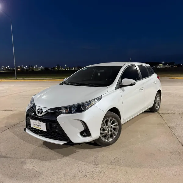 Foto de Toyota Yaris 1.5 XLS 2022