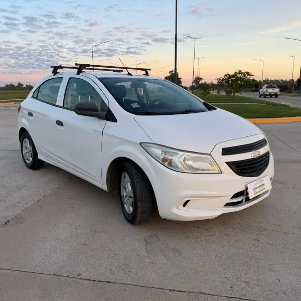 Chevrolet Onix 1.4 LS Joy 2017 usado en Villa María, Córdoba Foto 5