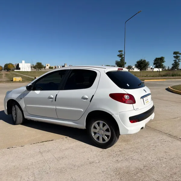 Peugeot 207 Compact 1.9 XS 2010 usado en Villa María, Córdoba Foto 9