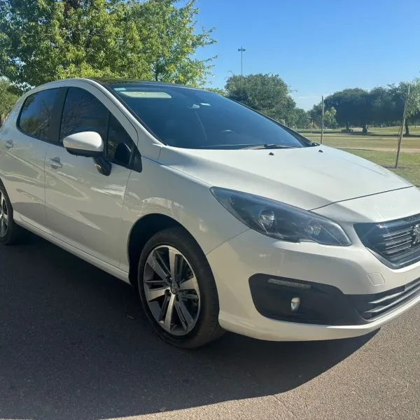 Foto de Peugeot 308 Feline THP Tiptronic 2020