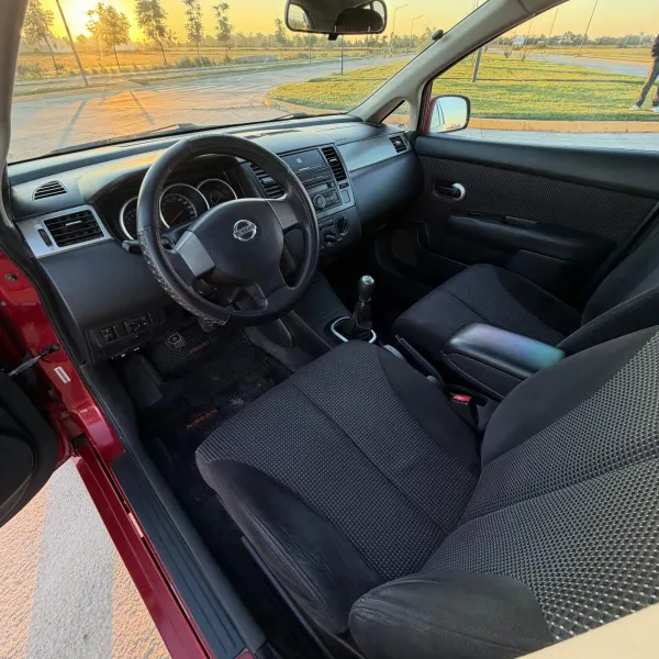 Nissan Tiida 1.8 Acenta 2011 usado en Villa María, Córdoba Foto 3