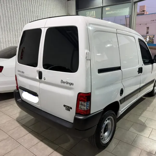 Citroën Berlingo Business 1.4 Furgon 2024 usado en Villa María, Córdoba Foto 2