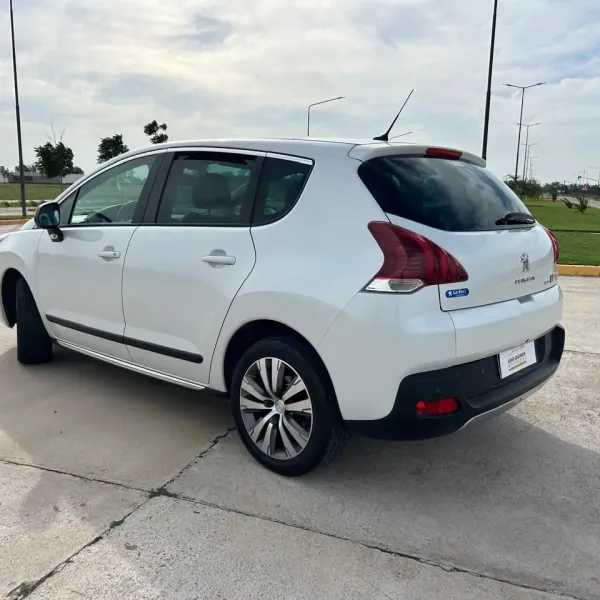 Peugeot 3008 Feline 1.6 2017 usado en Villa María, Córdoba Foto 5