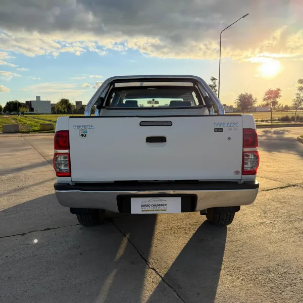 Toyota Hilux 3.0 TDI SR 2013 usado en Villa María, Córdoba Foto 2