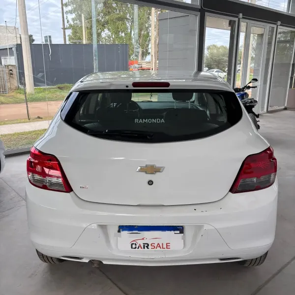 Chevrolet Onix Joy 1.4 LS 2017 usado en Villa María, Córdoba Foto 3